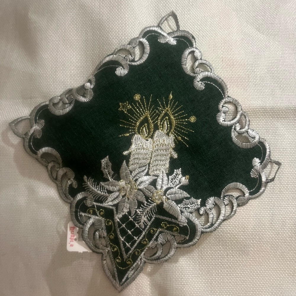 2/$18.00 Christmas Dollies - Picture 4 of 10